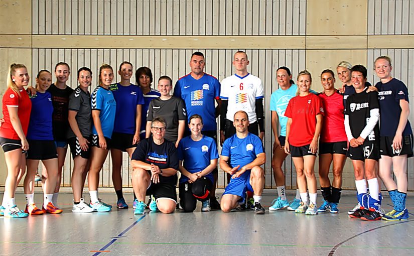 Handball meets Goalball: Gegenseitige Unterstützung